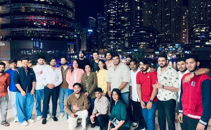 Alumni at an evening meet-up