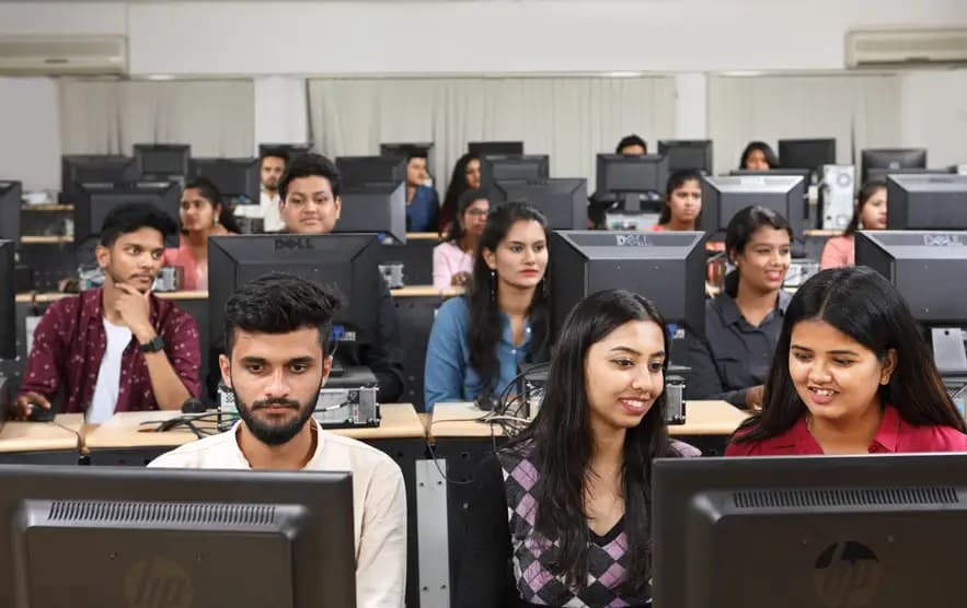 BBA vs BCom: Which Course Is Better After 12th?